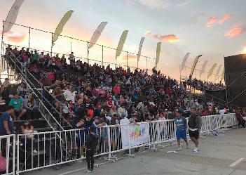 Alquiler de tribunas 2,2m x 2,2m x 1,5m de altura Alquiler de tribunas